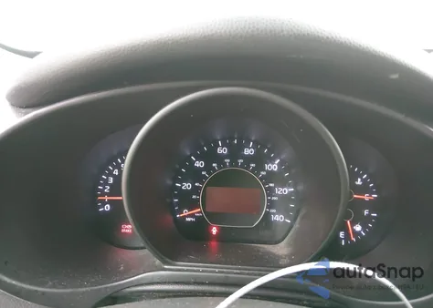 2016 Kia Soul z USA, uszkodzony, nr VIN KNDJN2A28G7830258